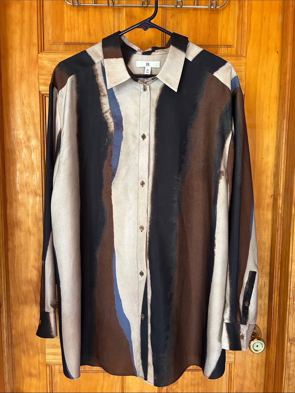 Banana Republic Men’s Long-Sleeve Abstract Stripe Button-Up Shirt in Brown/Black
